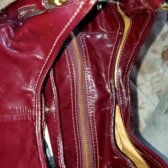 Purple wine color patent leather Coach hobo purse - Picture 5 of 6